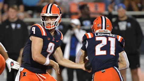 Confidence Is Key For Illini QB Luke Altmyer .